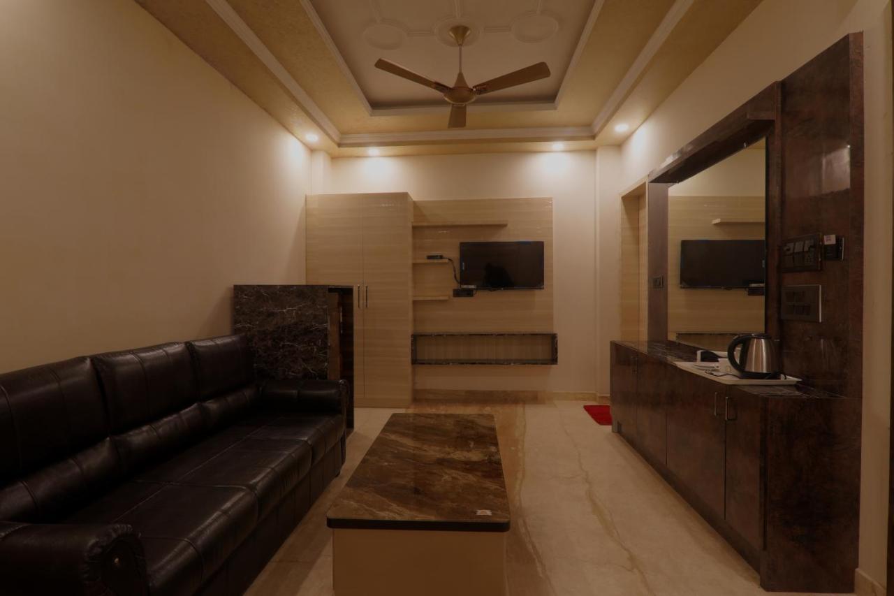 勒克瑙 Shri Tirupati Residency酒店 外观 照片