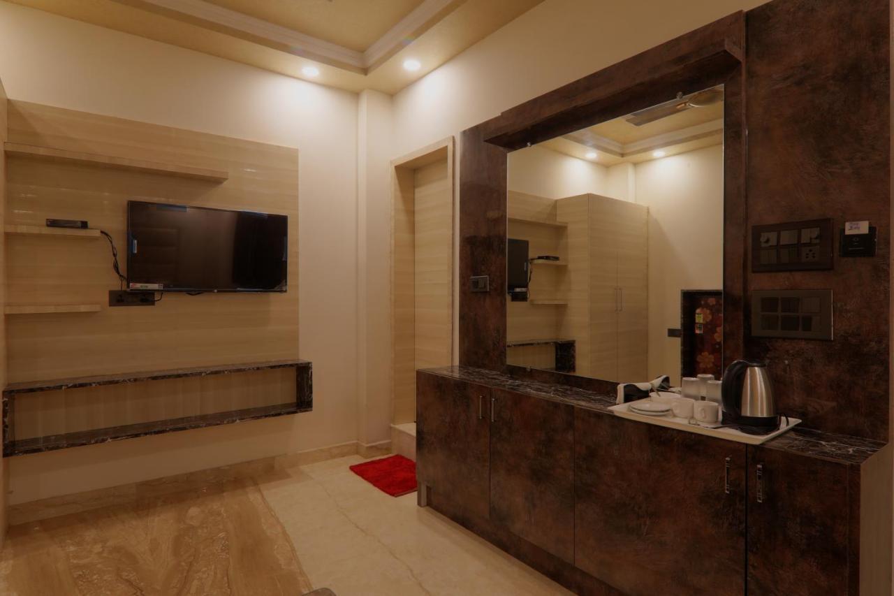 勒克瑙 Shri Tirupati Residency酒店 外观 照片