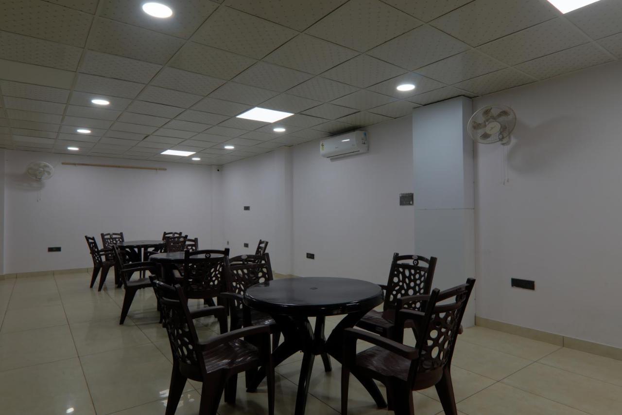 勒克瑙 Shri Tirupati Residency酒店 外观 照片