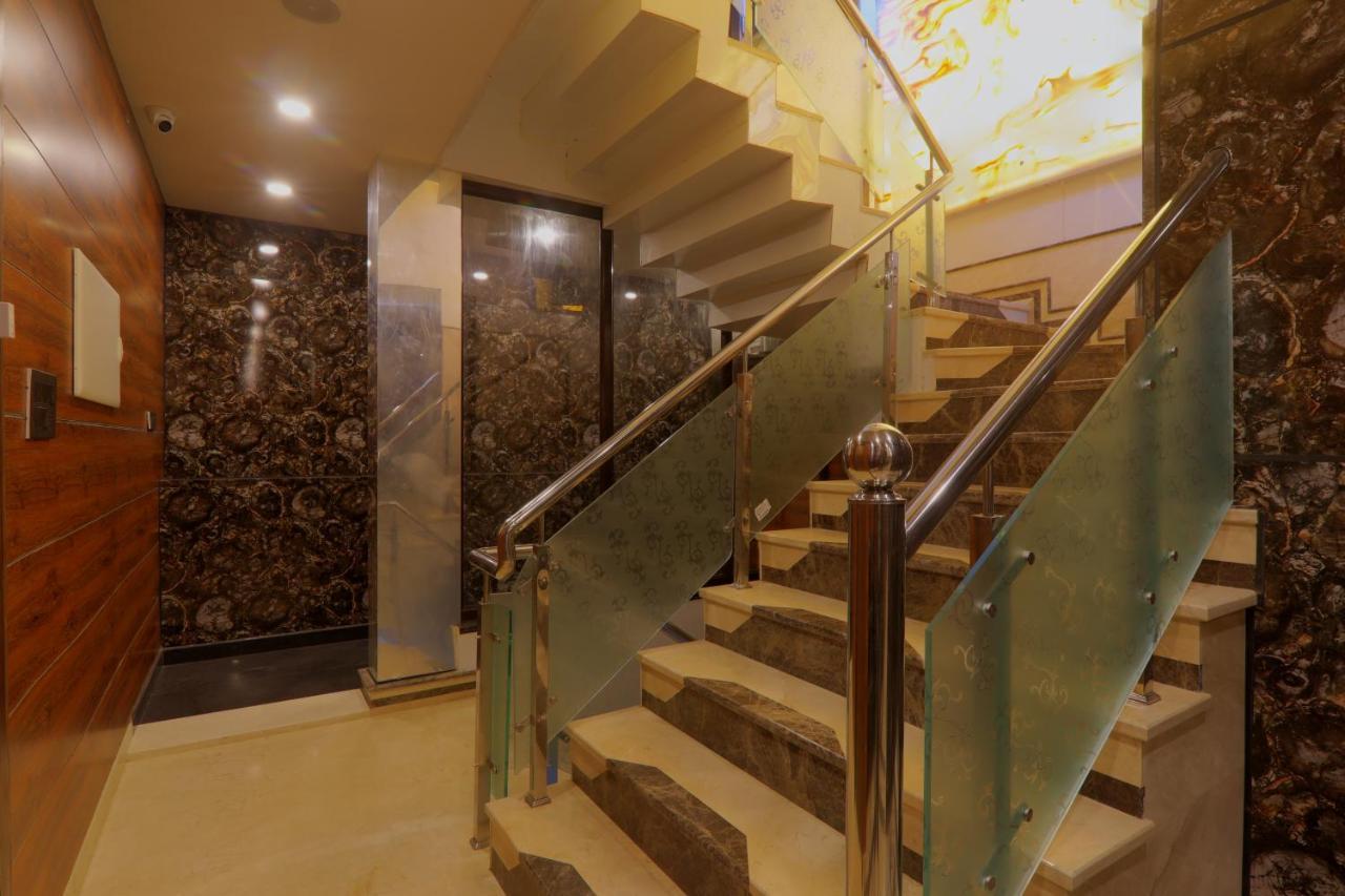 勒克瑙 Shri Tirupati Residency酒店 外观 照片