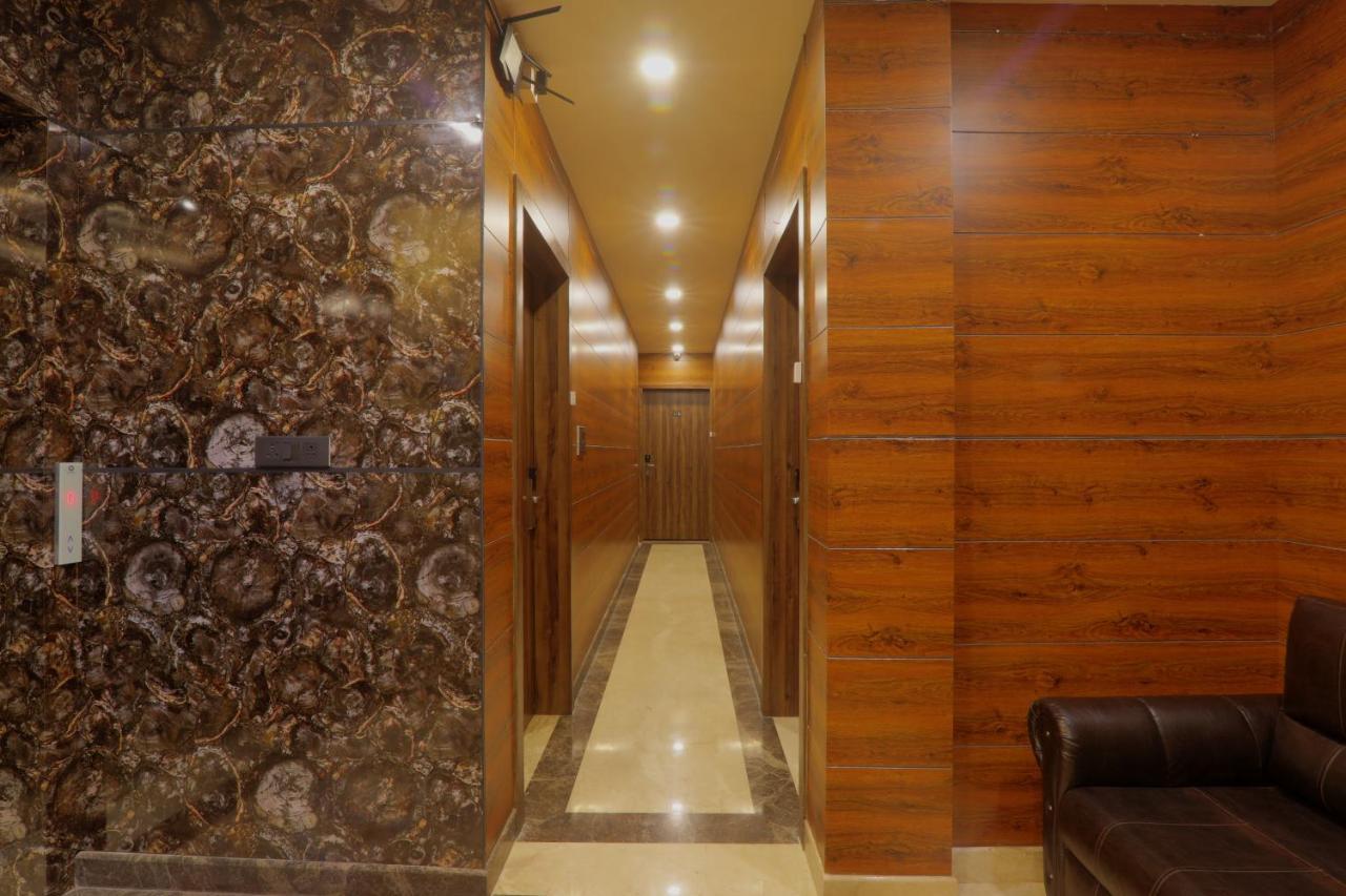 勒克瑙 Shri Tirupati Residency酒店 外观 照片