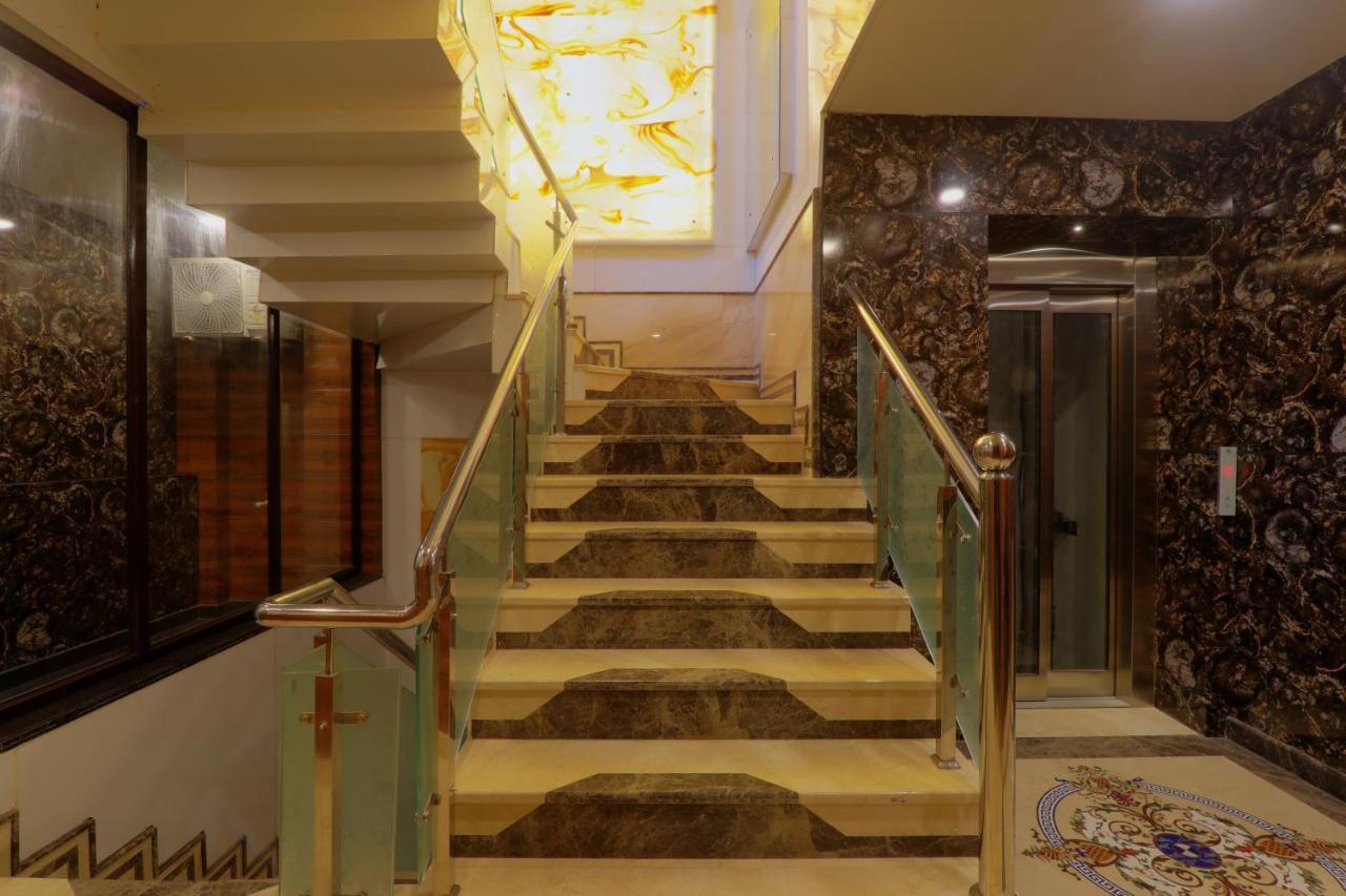勒克瑙 Shri Tirupati Residency酒店 外观 照片